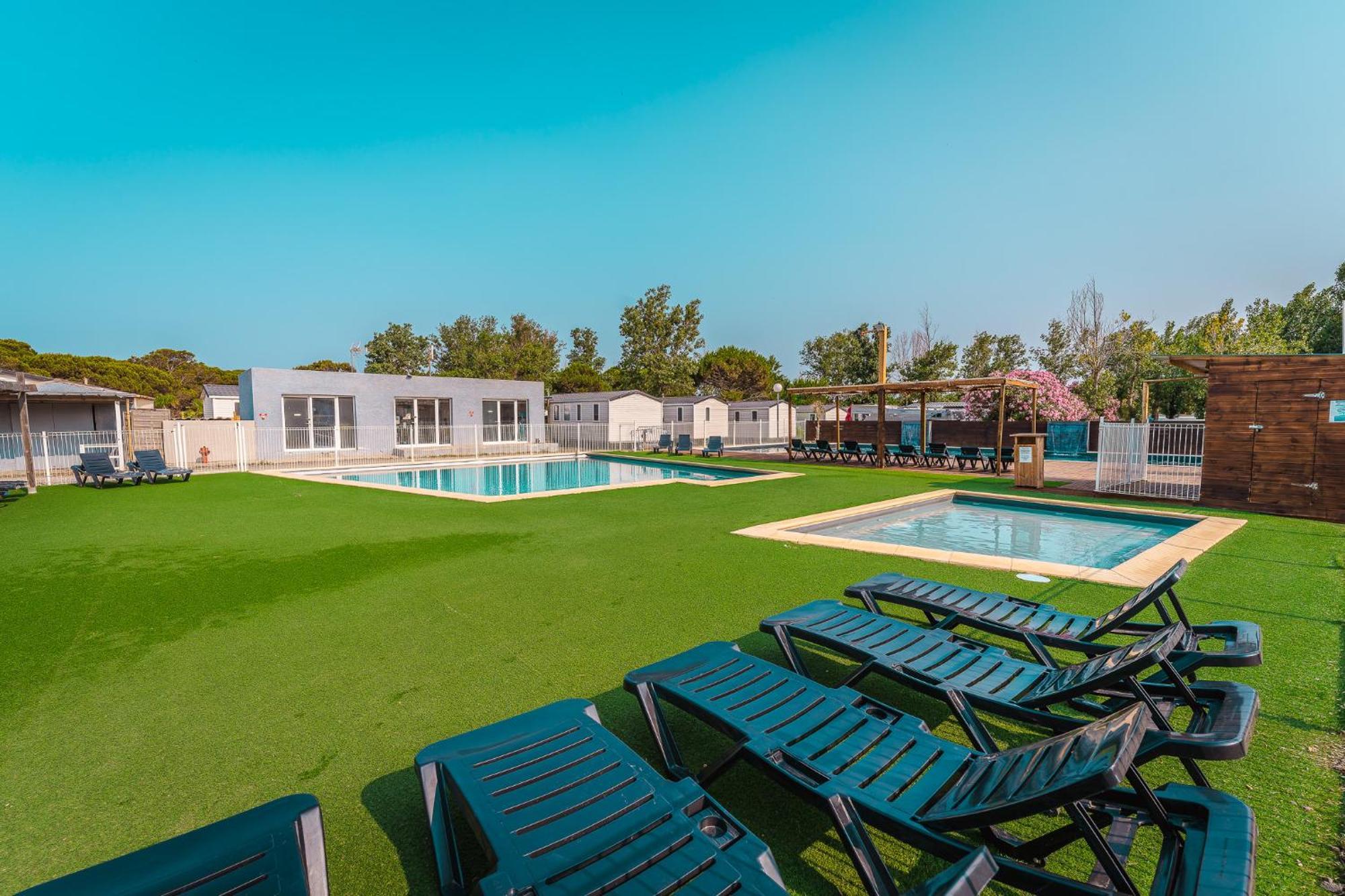 Camping Le Roucan West Виас Экстерьер фото
