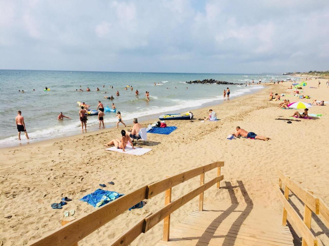 Camping Le Roucan West Виас Экстерьер фото
